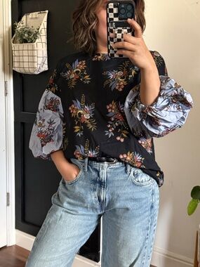 LOFT Dolman‎ Bubble Sleeve Floral Top. XS run big